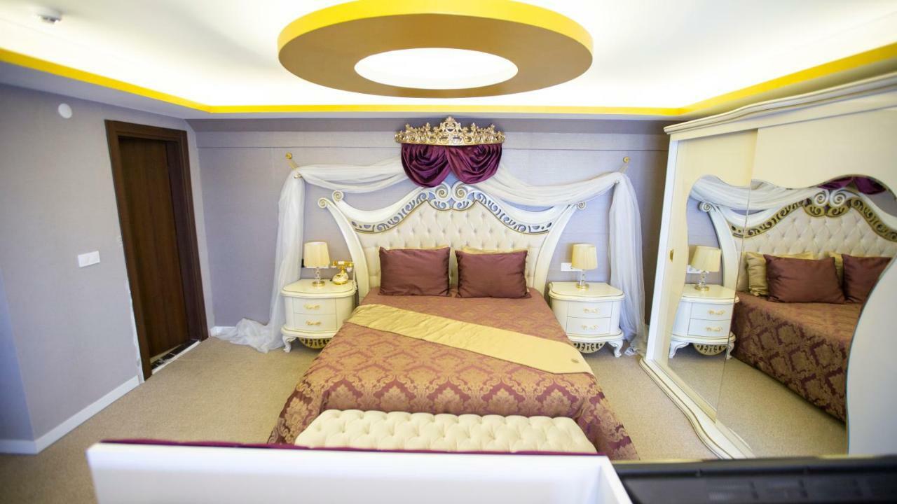 Royal Life Exclusive
