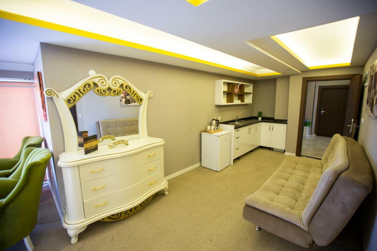 Royal Life Exclusive Hotel