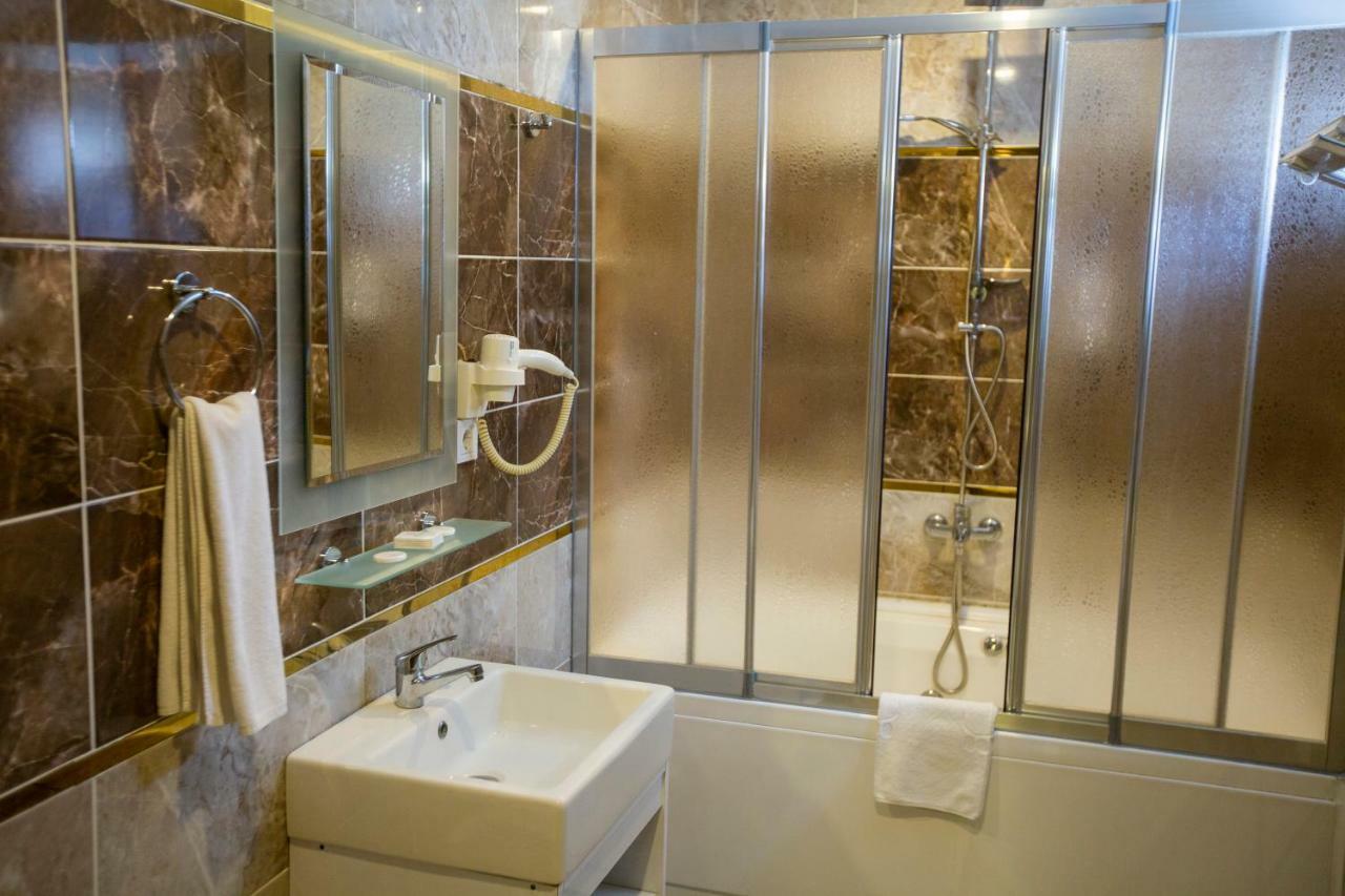 Royal Life Exclusive Hotel