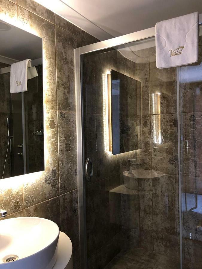 Hotel Grand Vuslat *