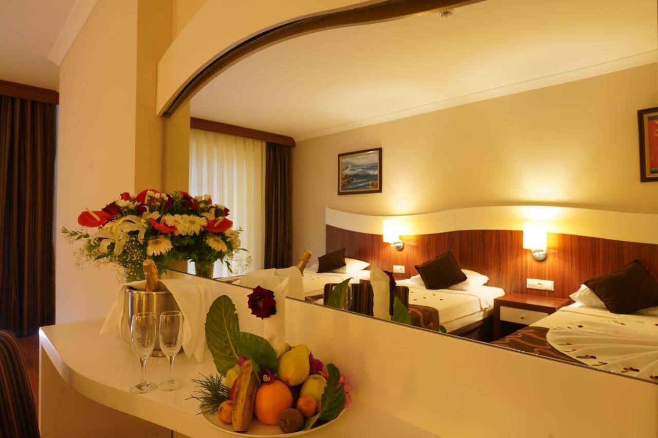 Throne & Hotel Side