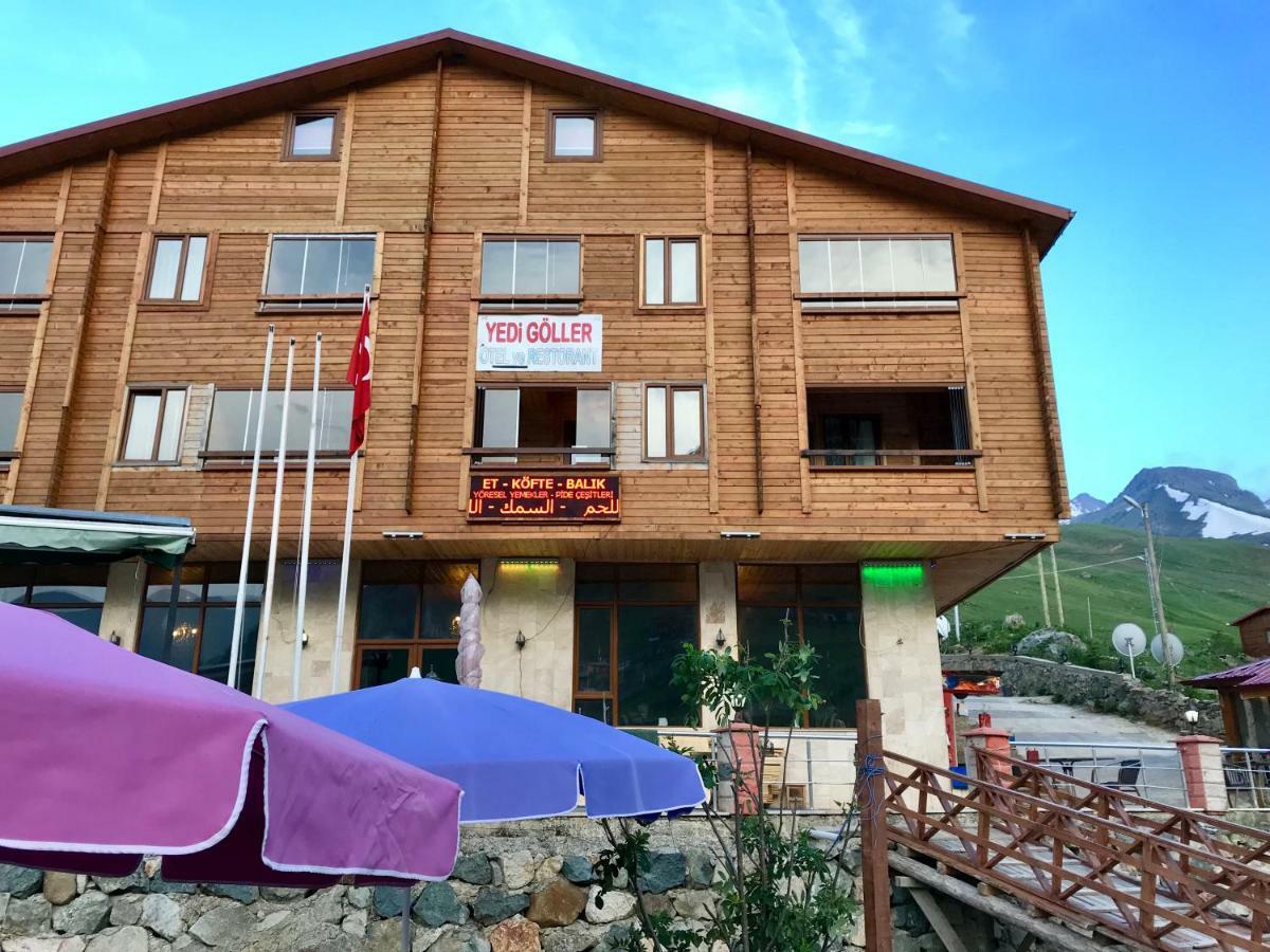 Yedigoller & Restaurant Hotel 2*