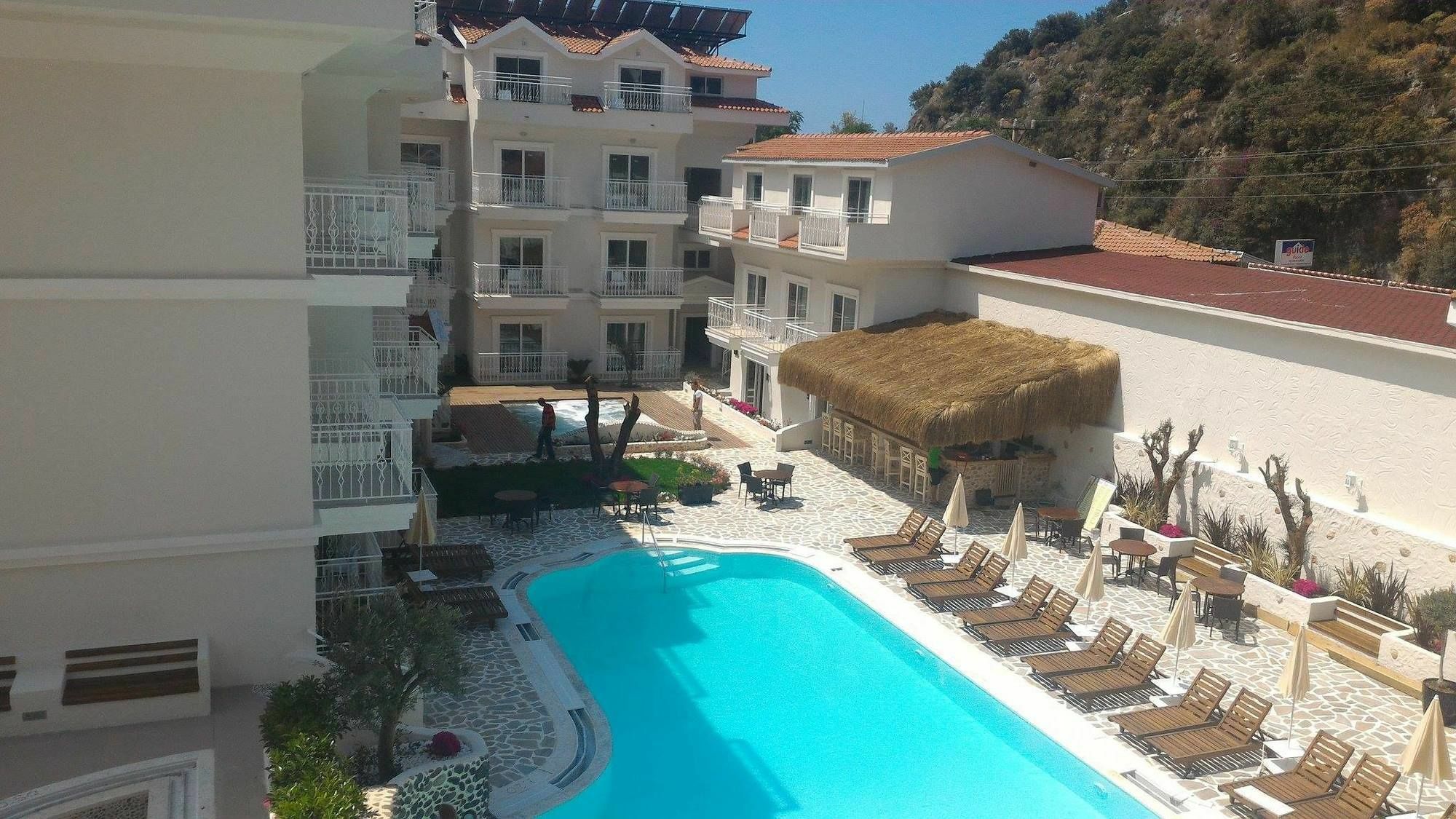 Hotel Montebello Deluxe