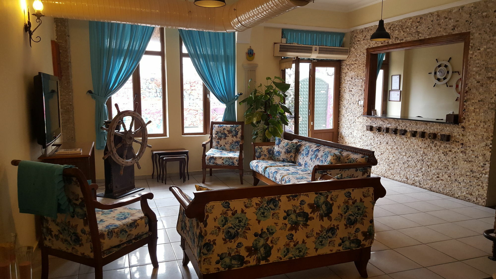 Hotel Setenay 2*