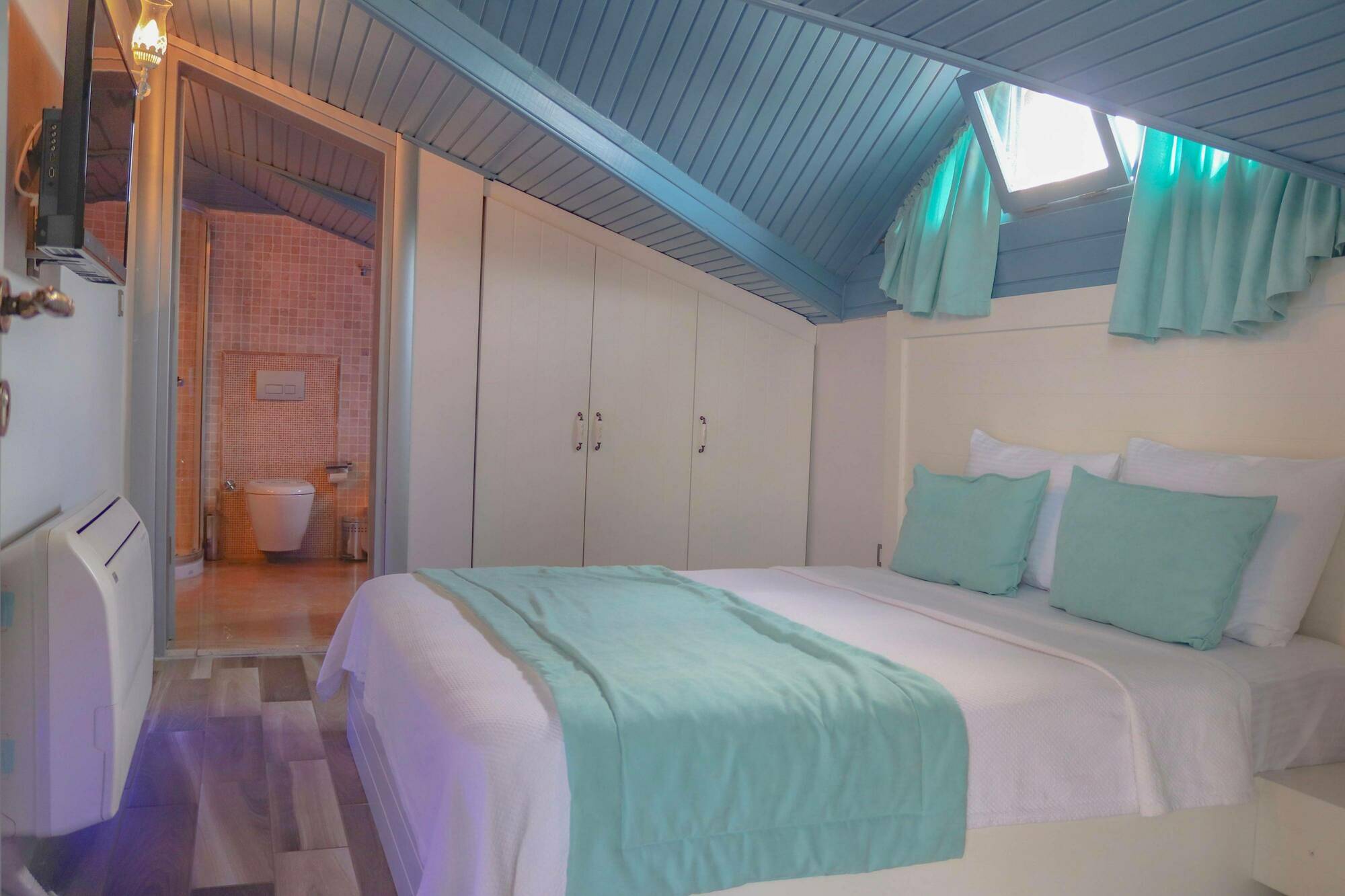 Hotel Cunda Rota 3*