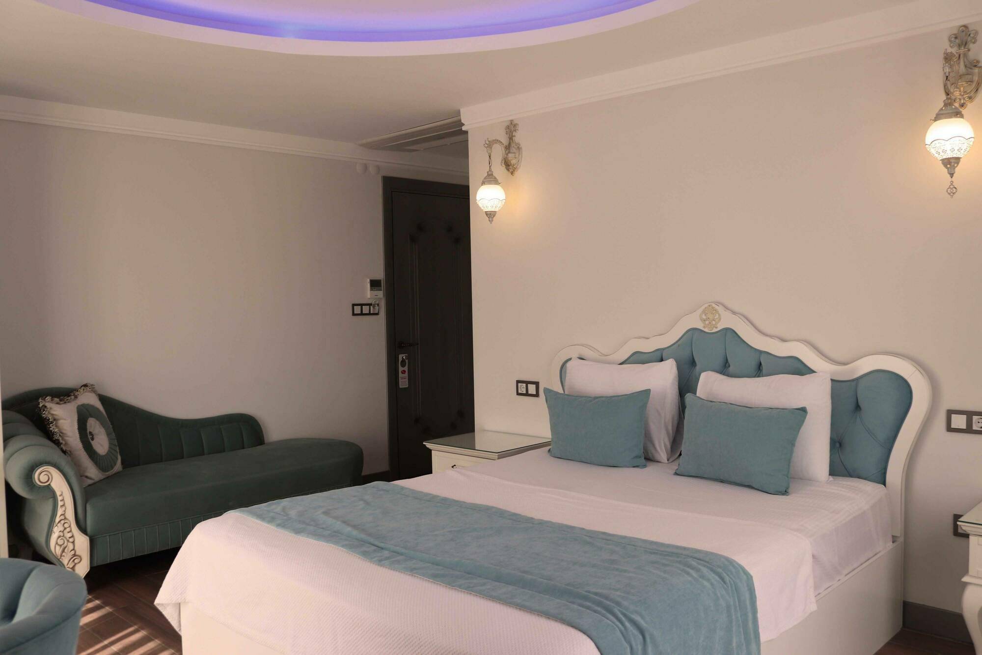 Hotel Cunda Rota 3*