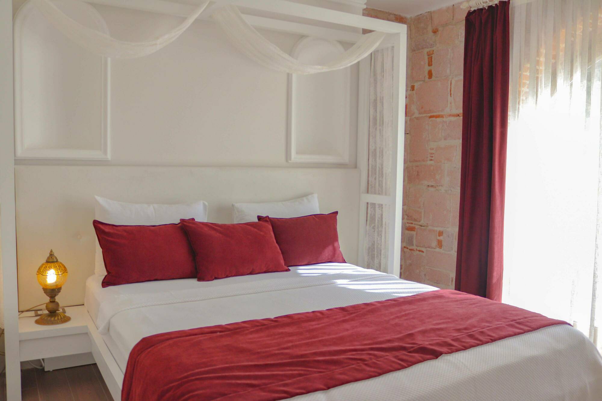 Hotel Cunda Rota 3*