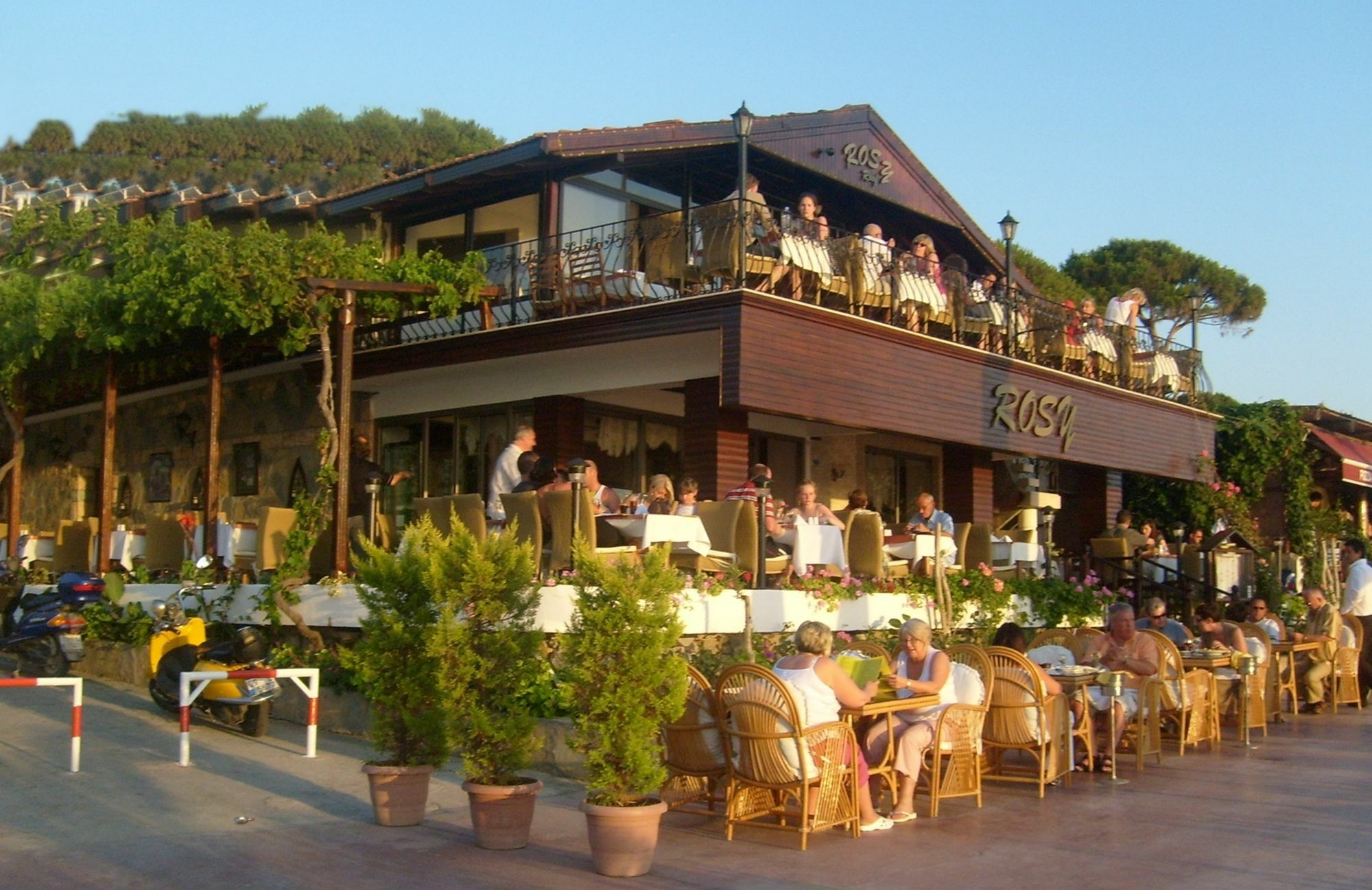 Rosy Bed & Breakfast 2*