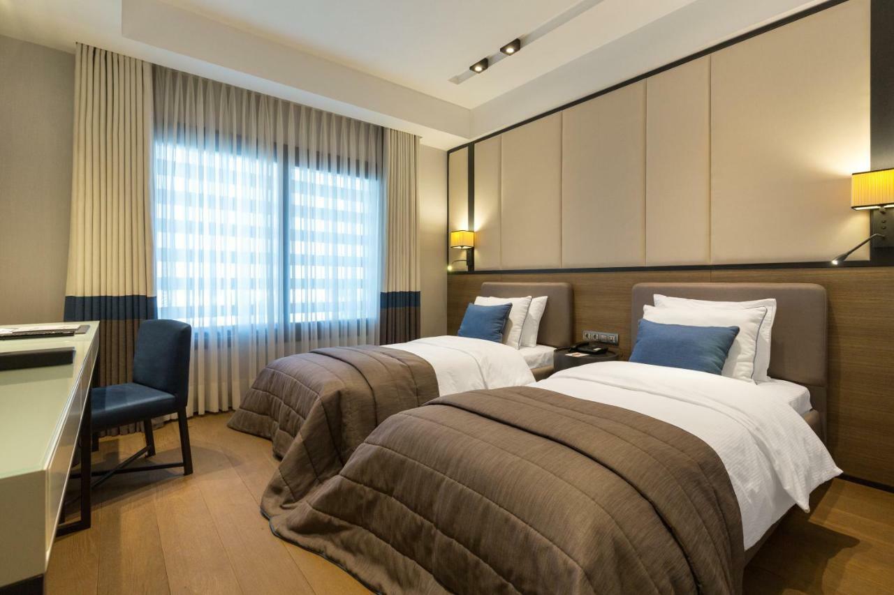 The Fortyfive Business & 4*