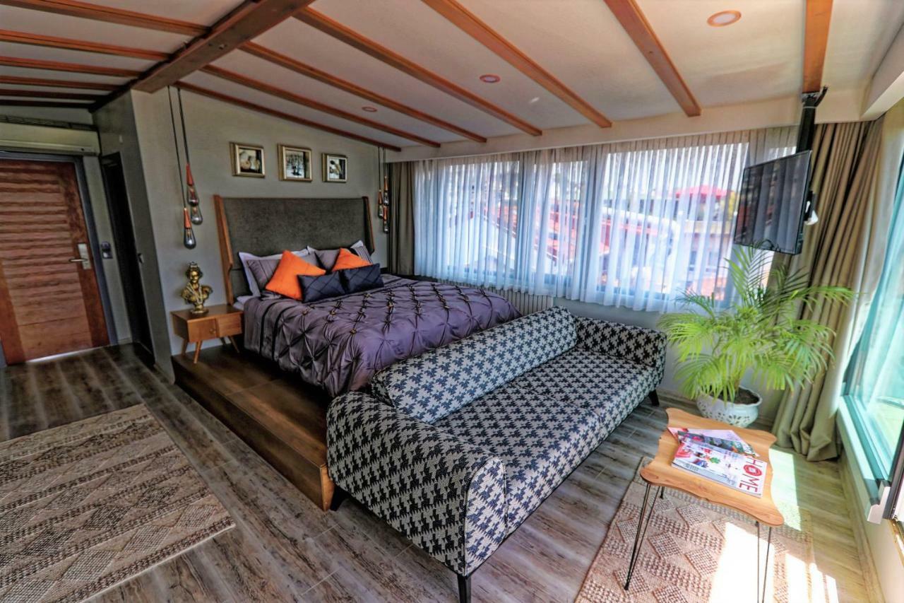 Romantic Hotel