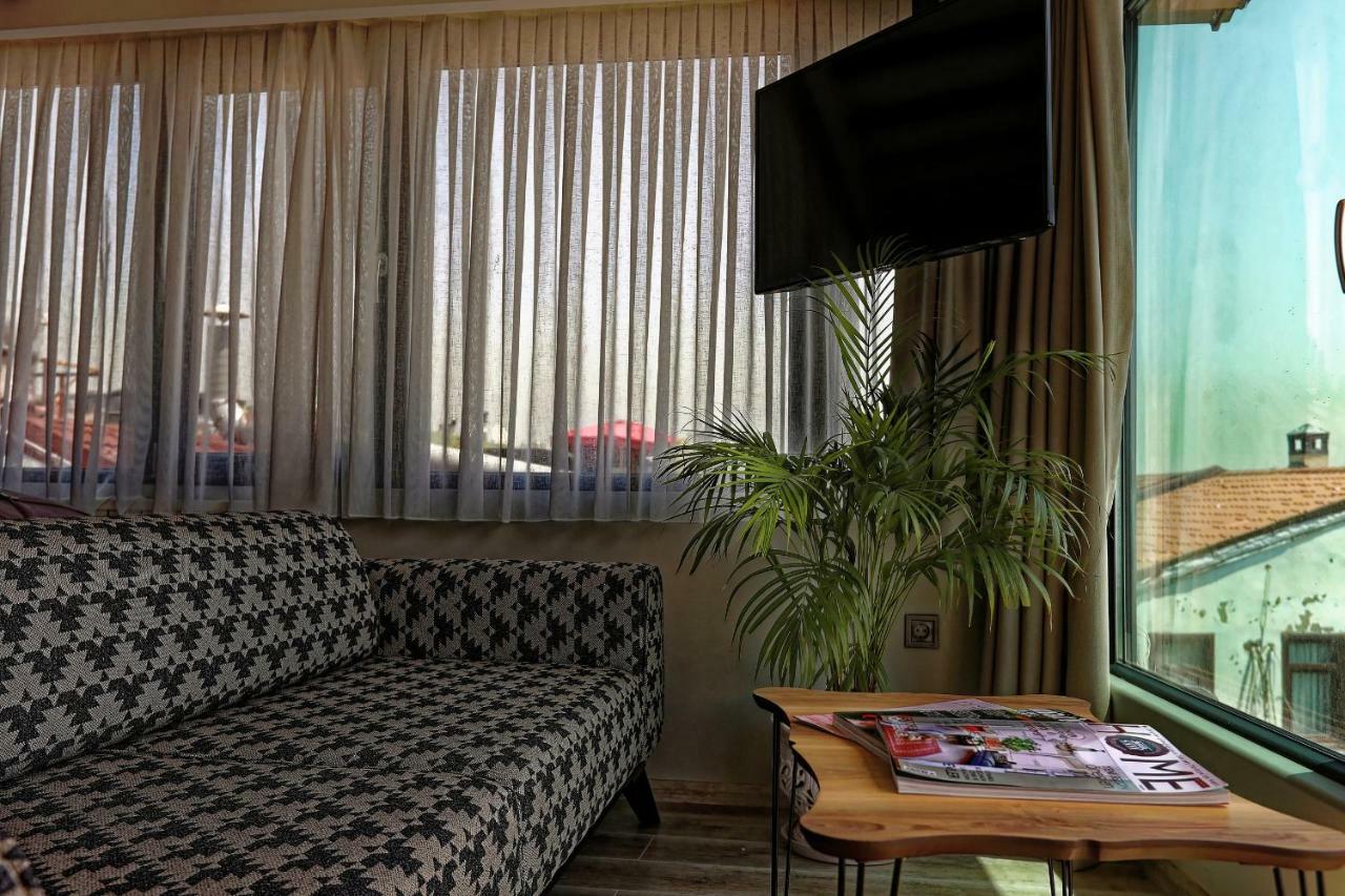 Romantic Hotel