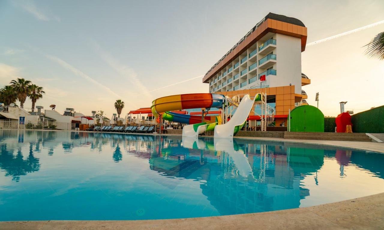 Hotel Throne & 5*