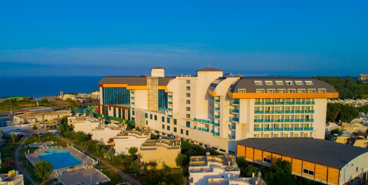 Throne & Hotel Side