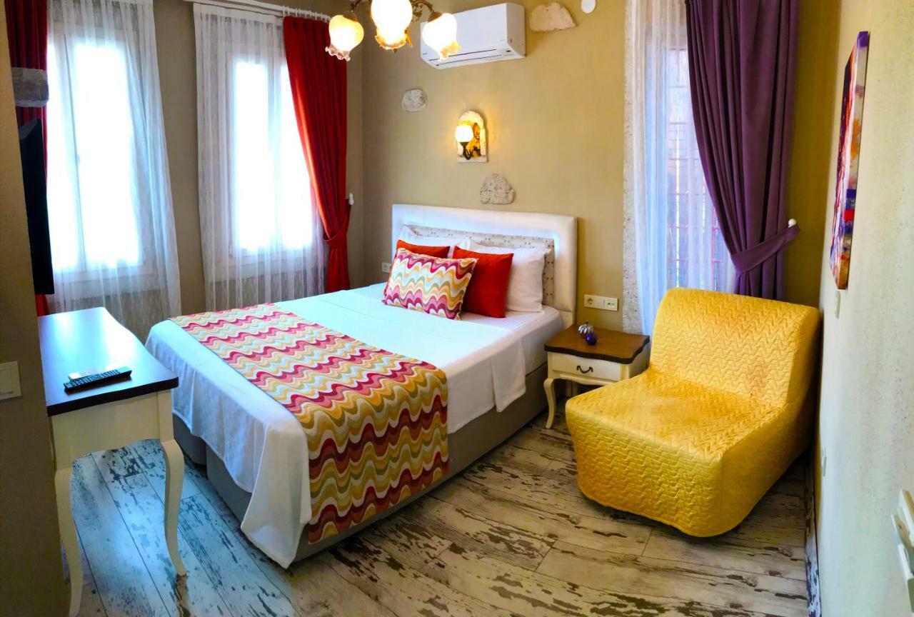 Viola (adults Only) Alacati