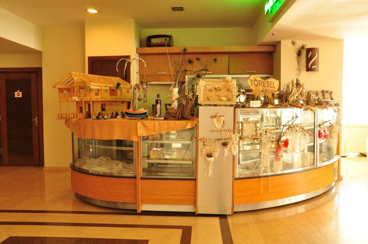 Hotel &