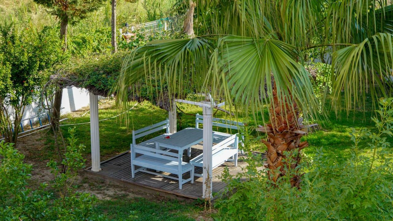 Irem Garden & 2* Side