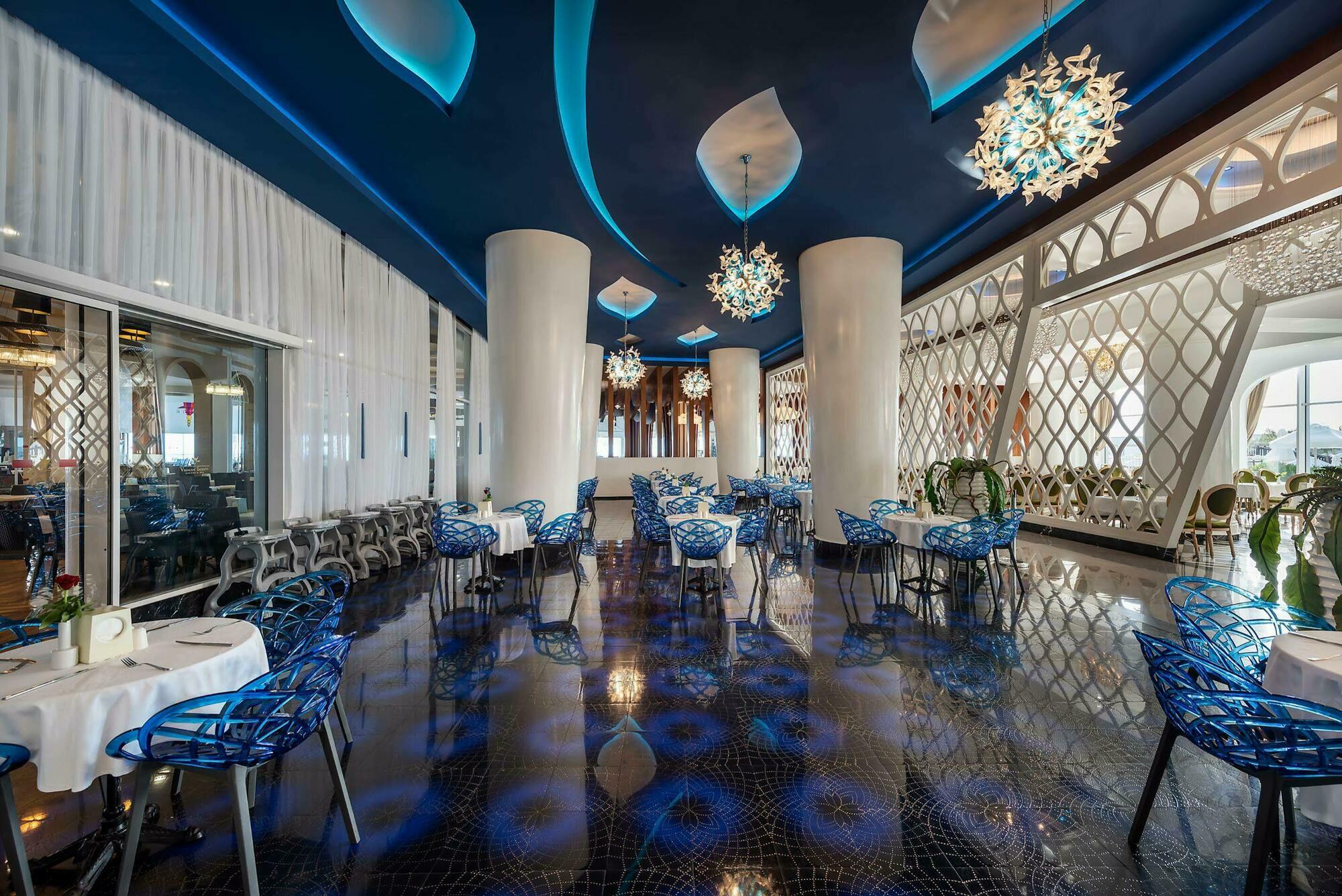 Vikingen Infinity & Hotel 5*