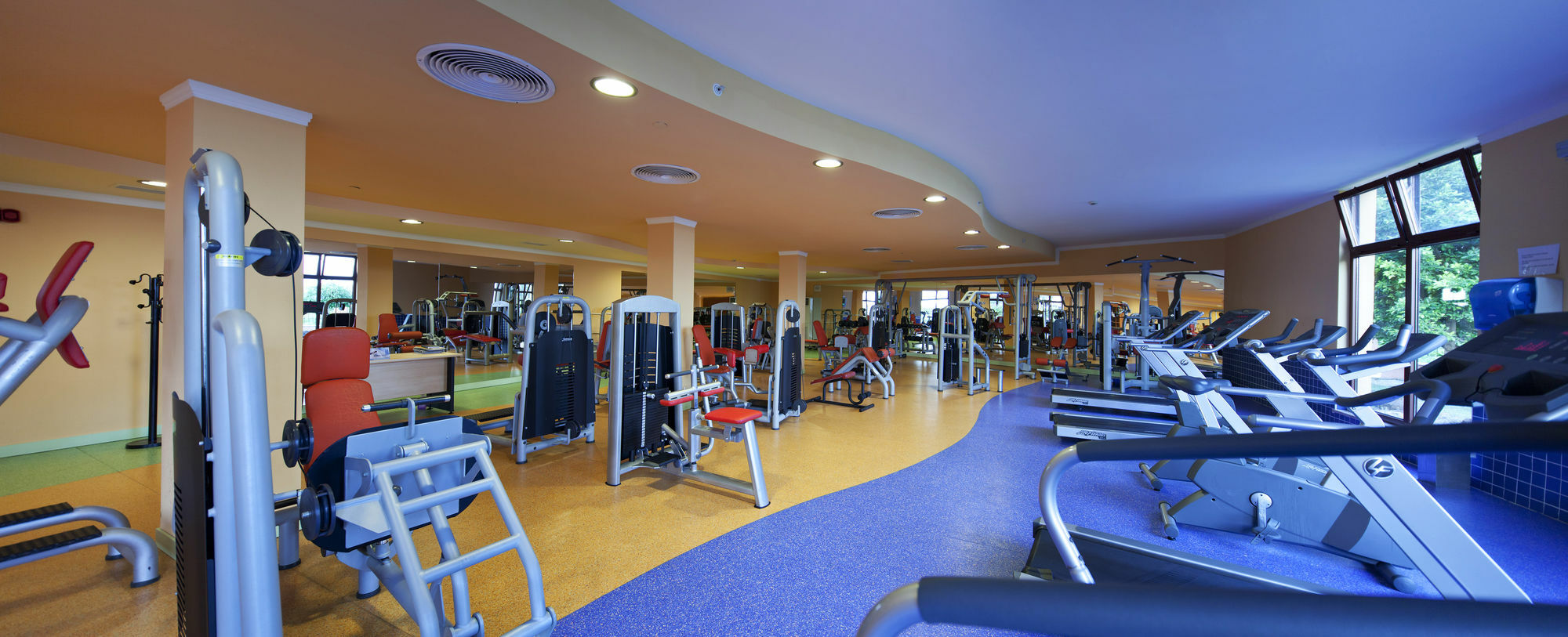 Club Grand Aqua Hotel