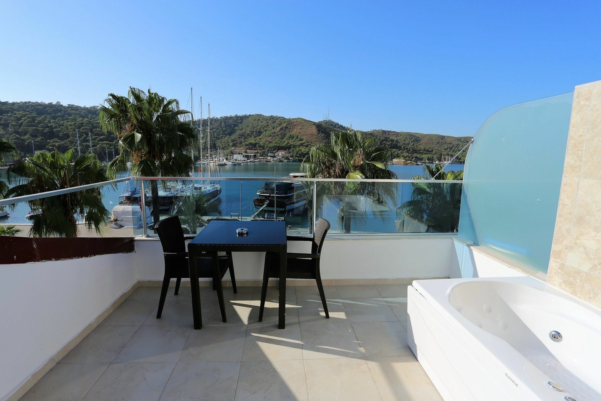 Cennet Life Hotel