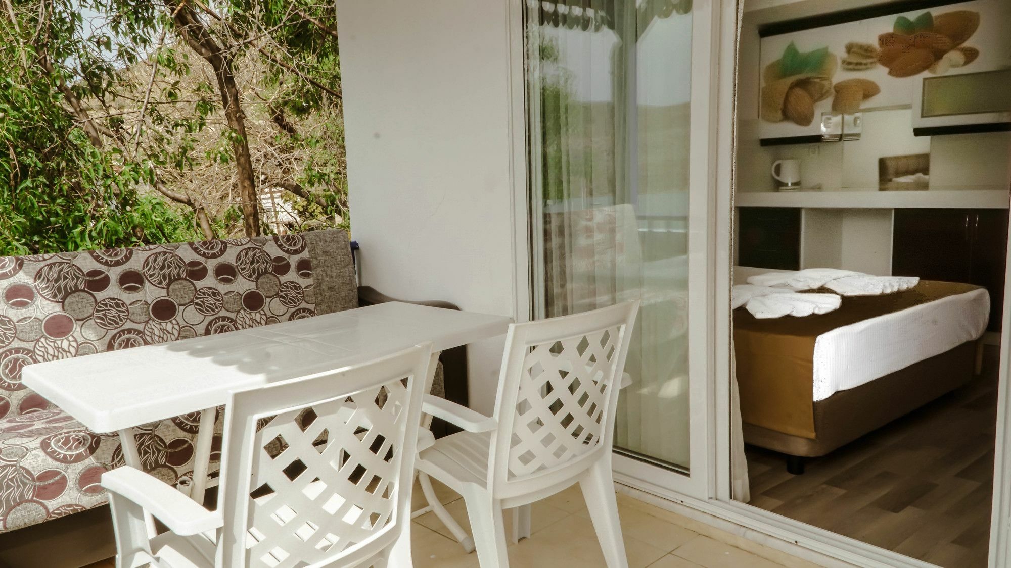 Lemon Garden Boutique Hotel *