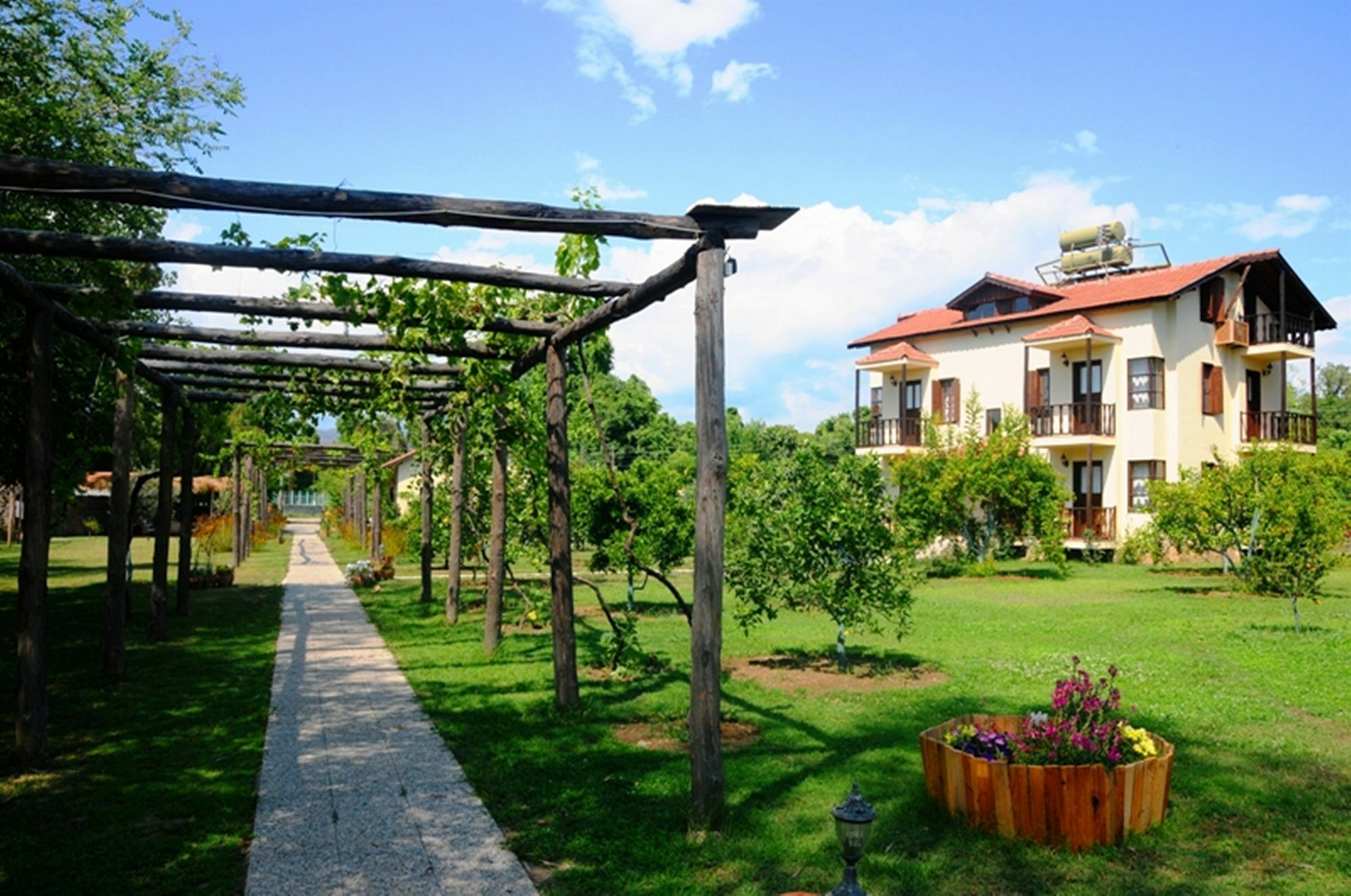 Yonca Hotel