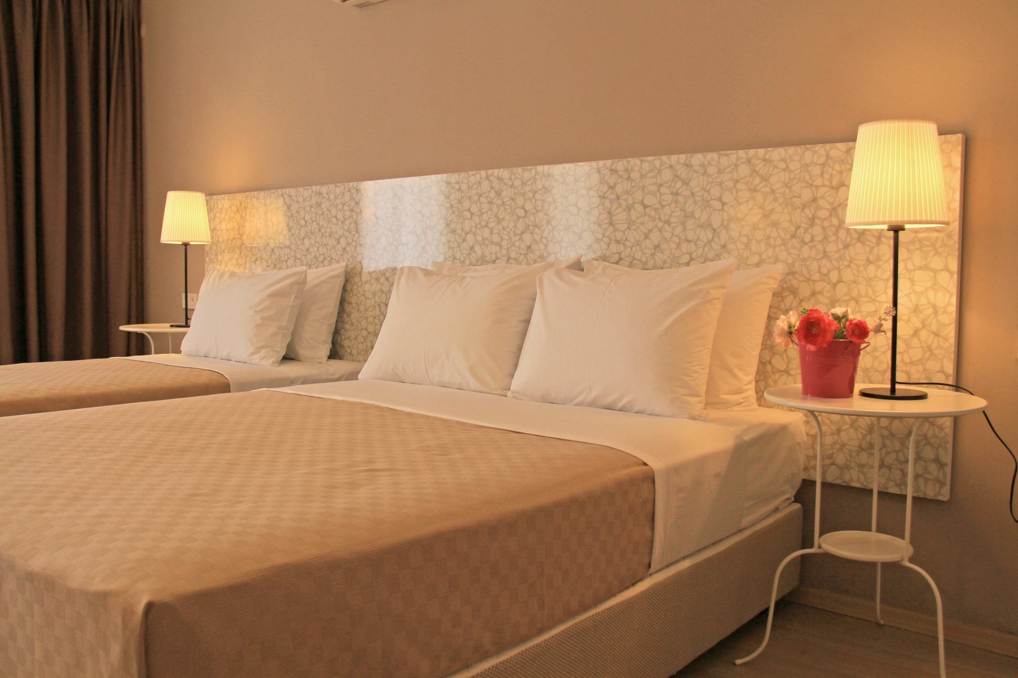 Lady Rose Homestay *