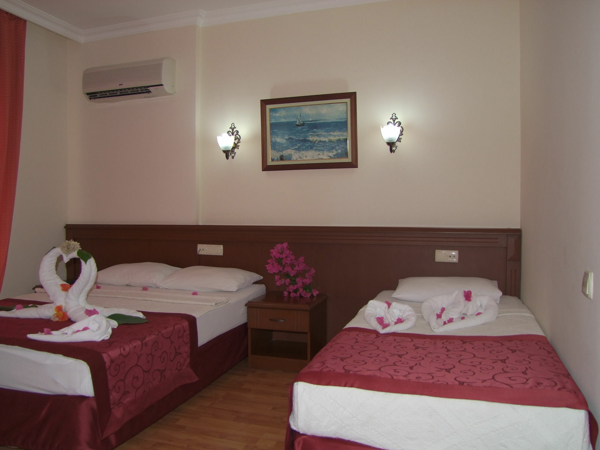 Murat 2 Hotel 4*