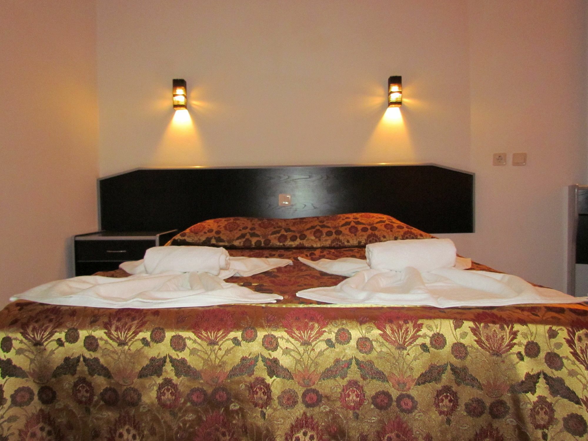 Gold Twins Family Hotel