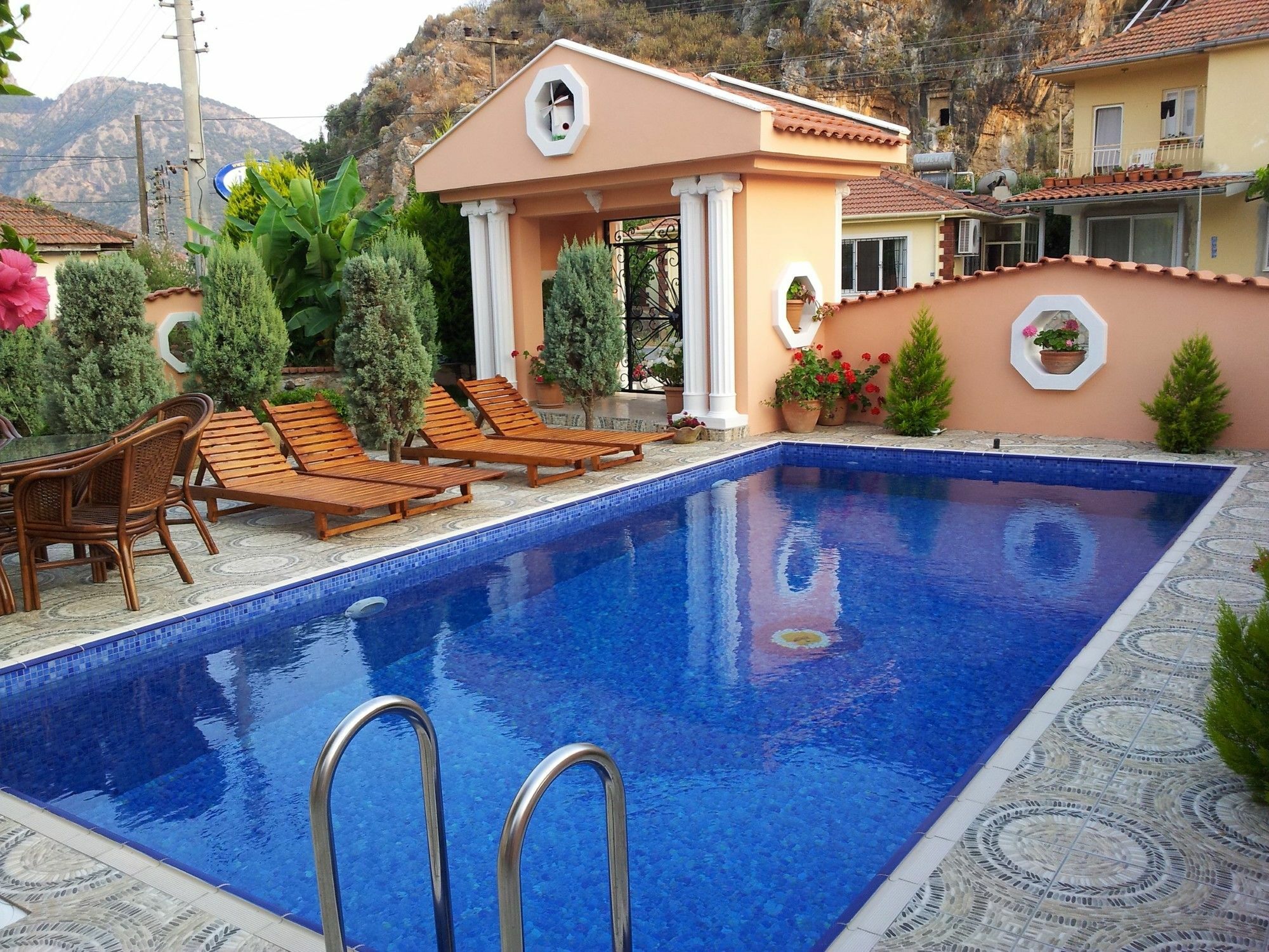 Palace Villa *