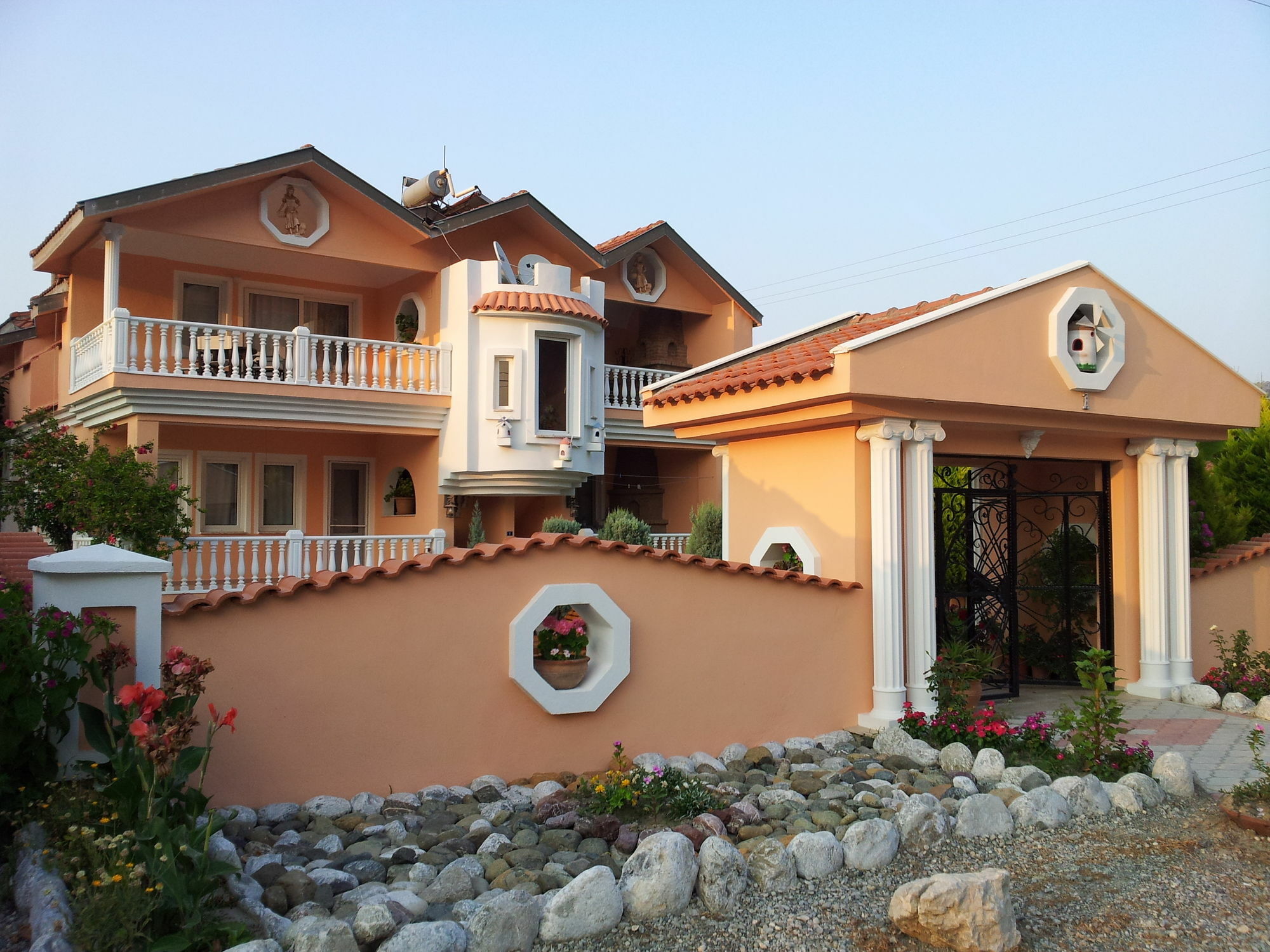 Villa Palace