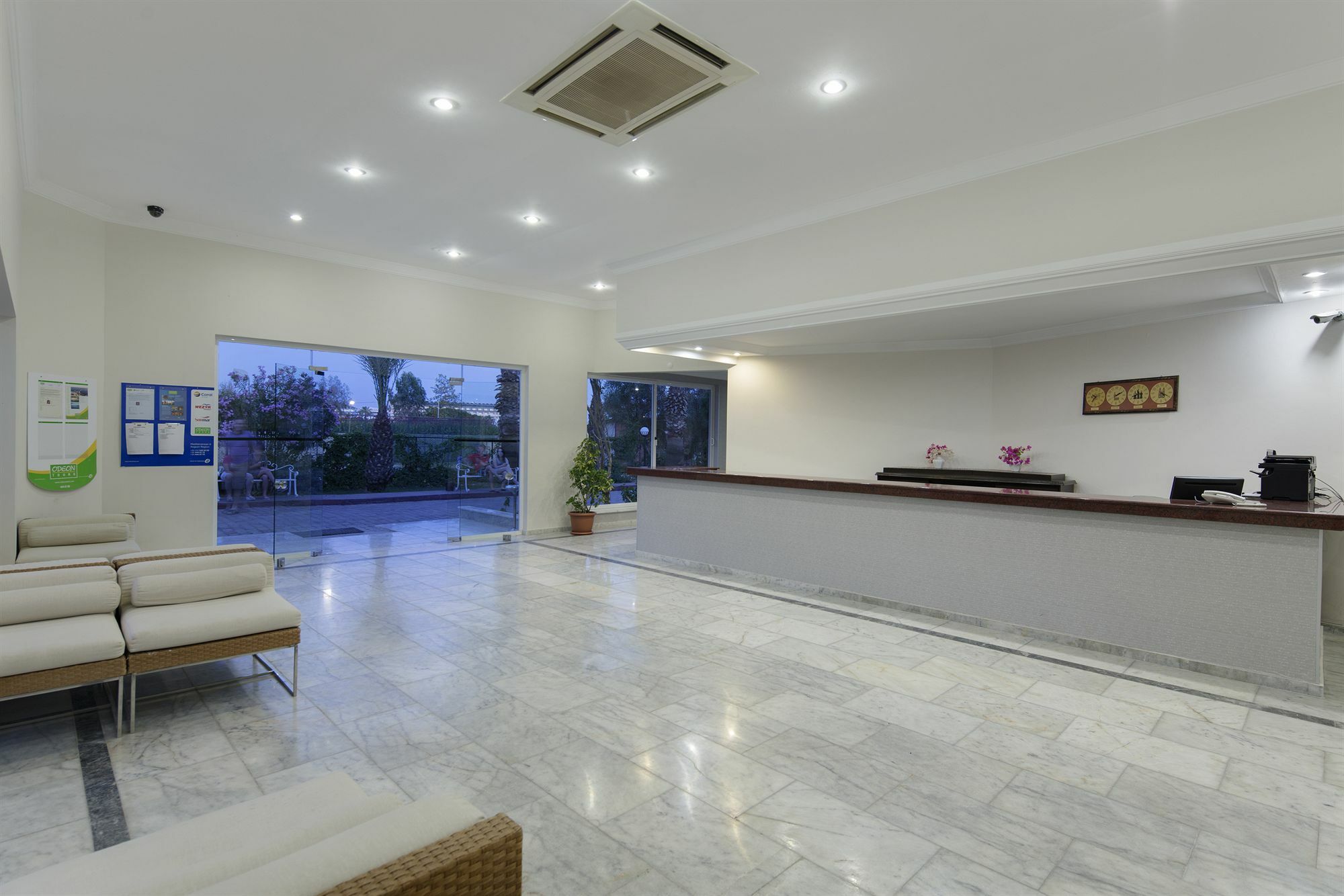 Larissa Club Hotel 4*