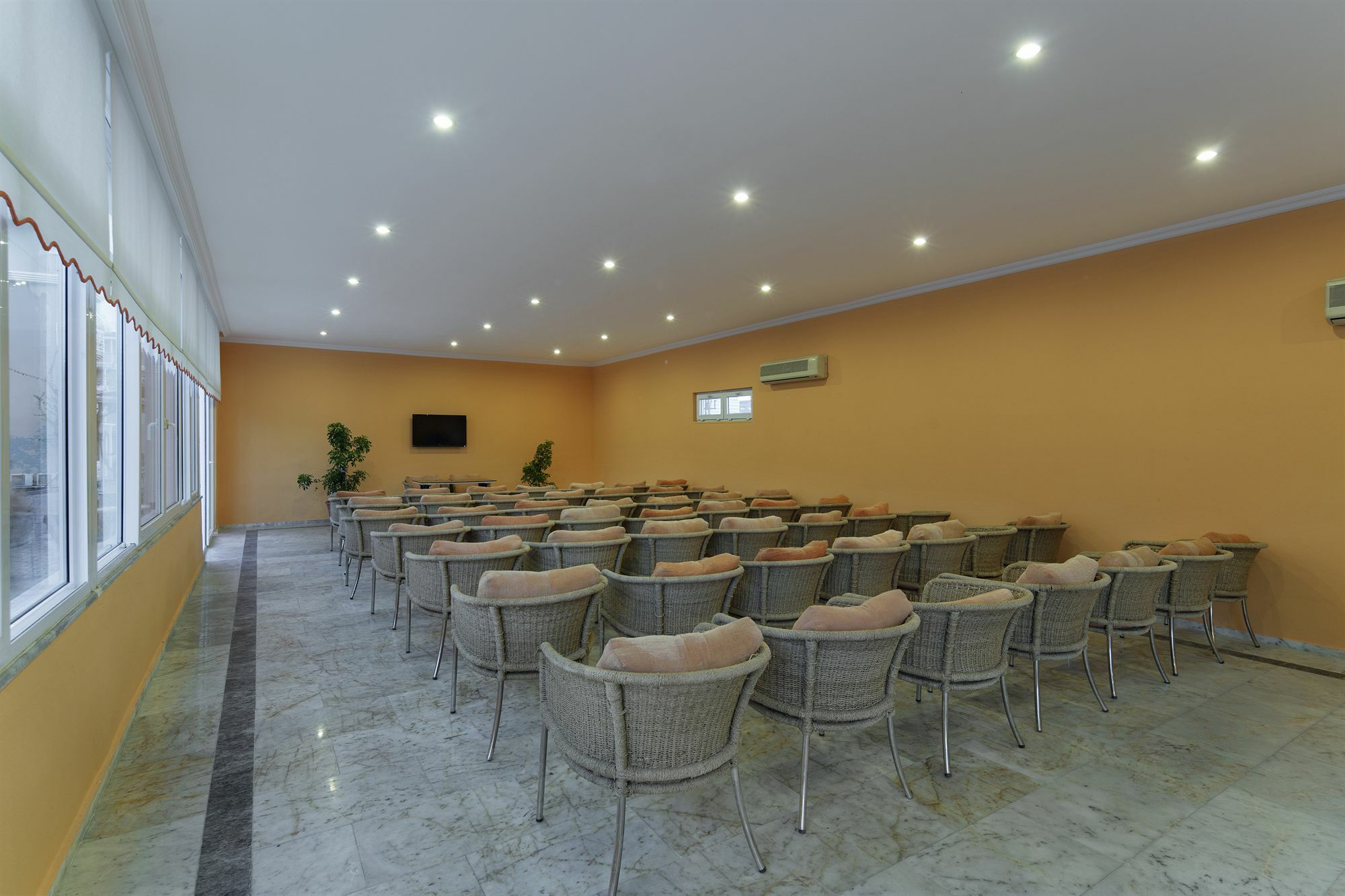 Larissa Club 4*