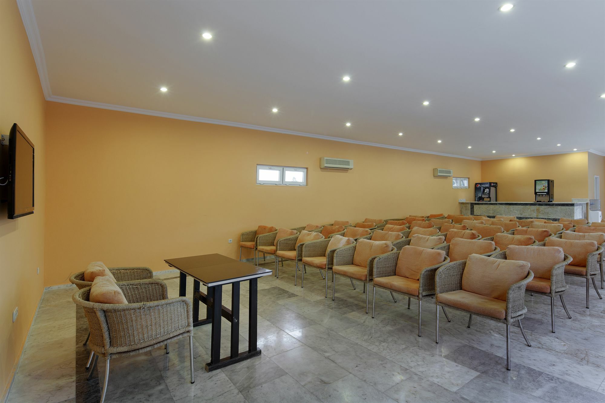 Larissa Club Hotel