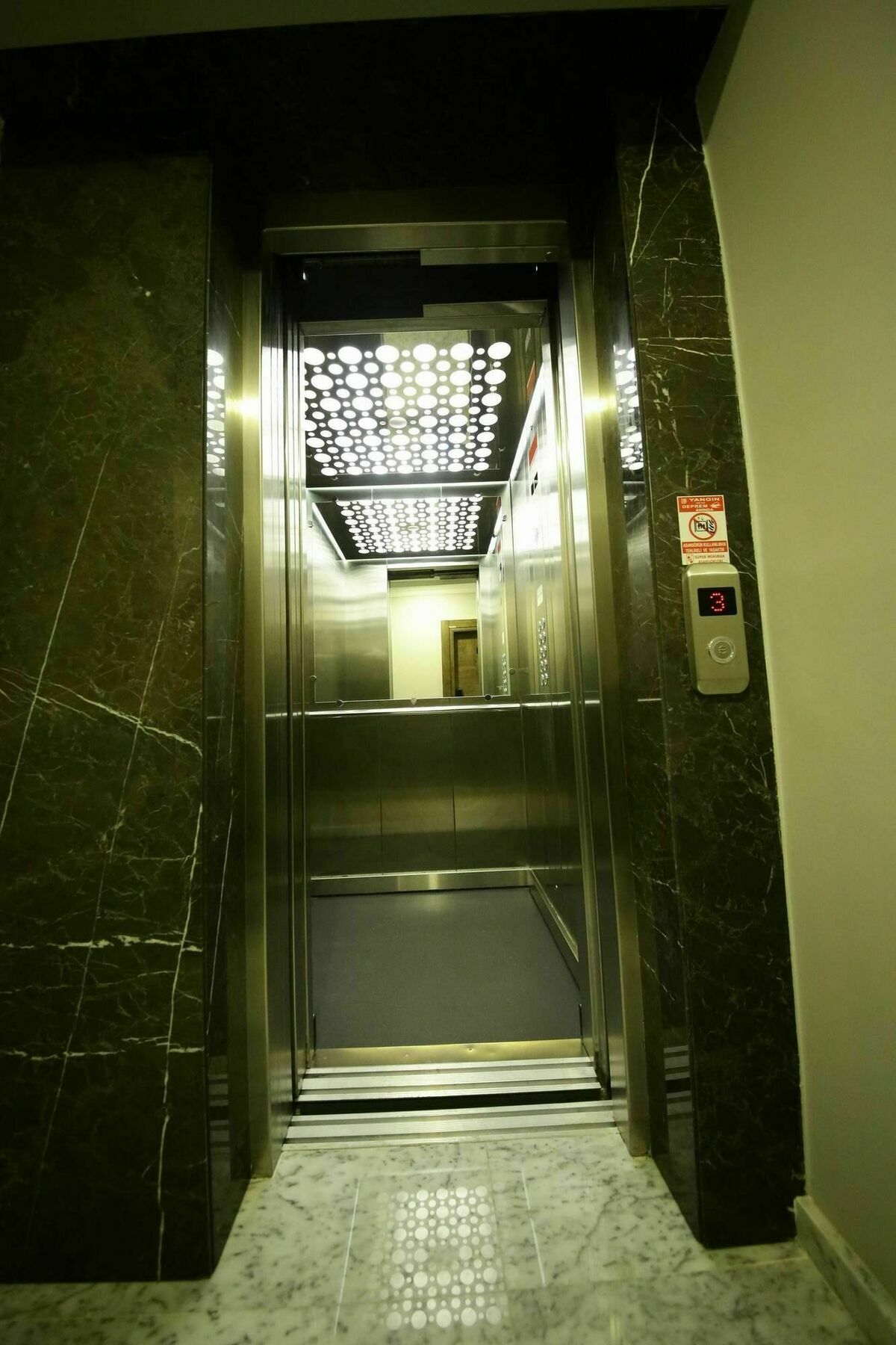 Pandora Hotel 3*
