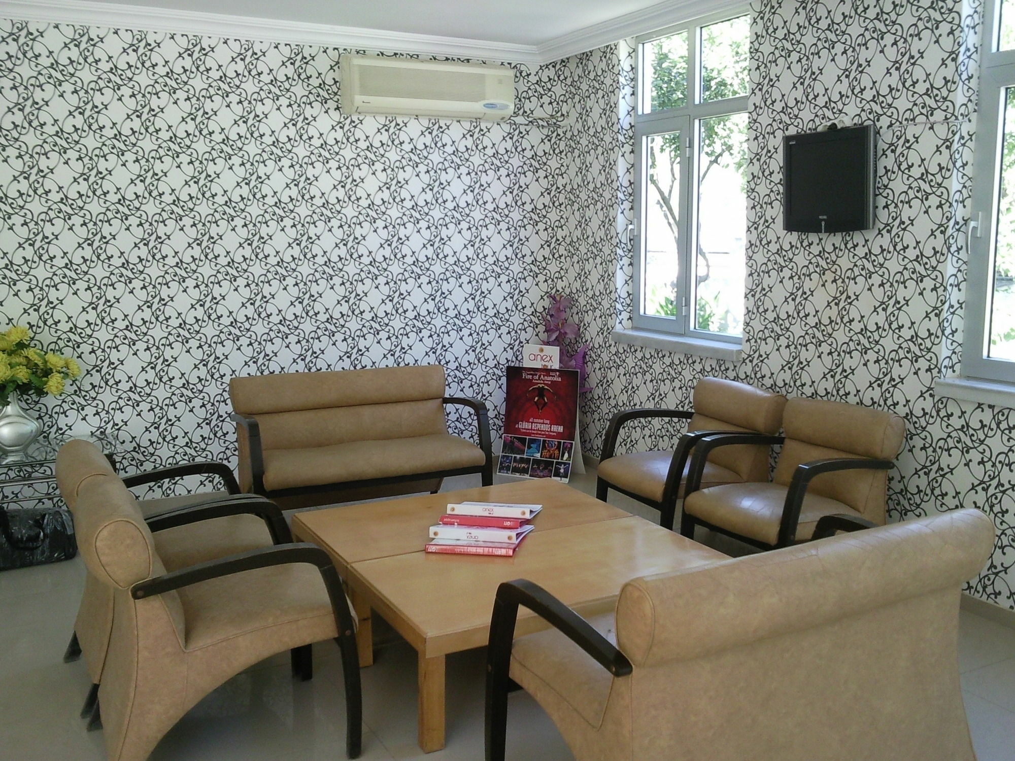 Ares Hotel