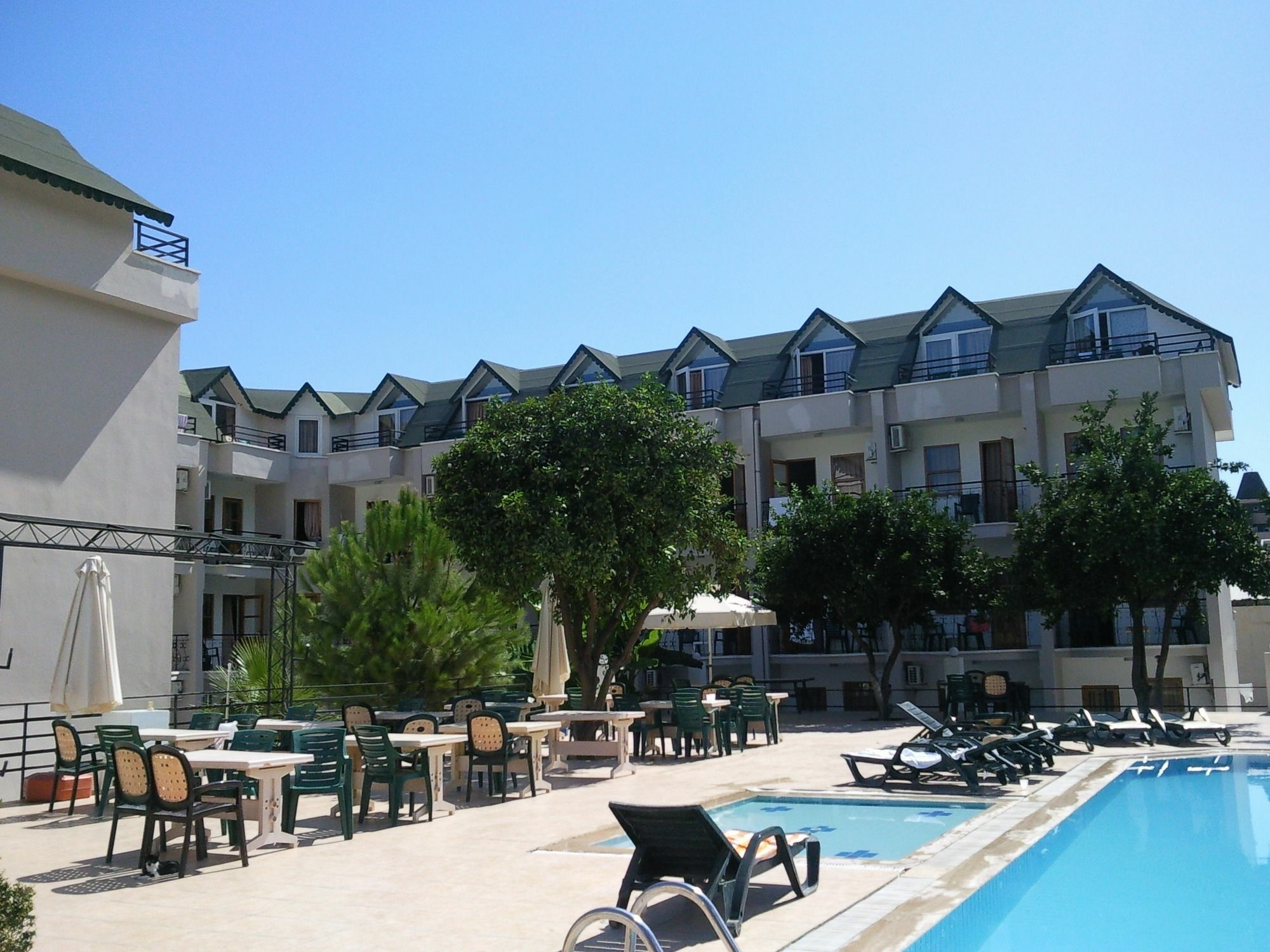 Ares Hotel 3*