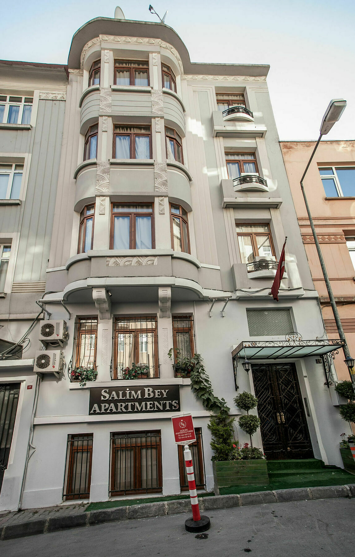 Aparthotel Salimbey 3*