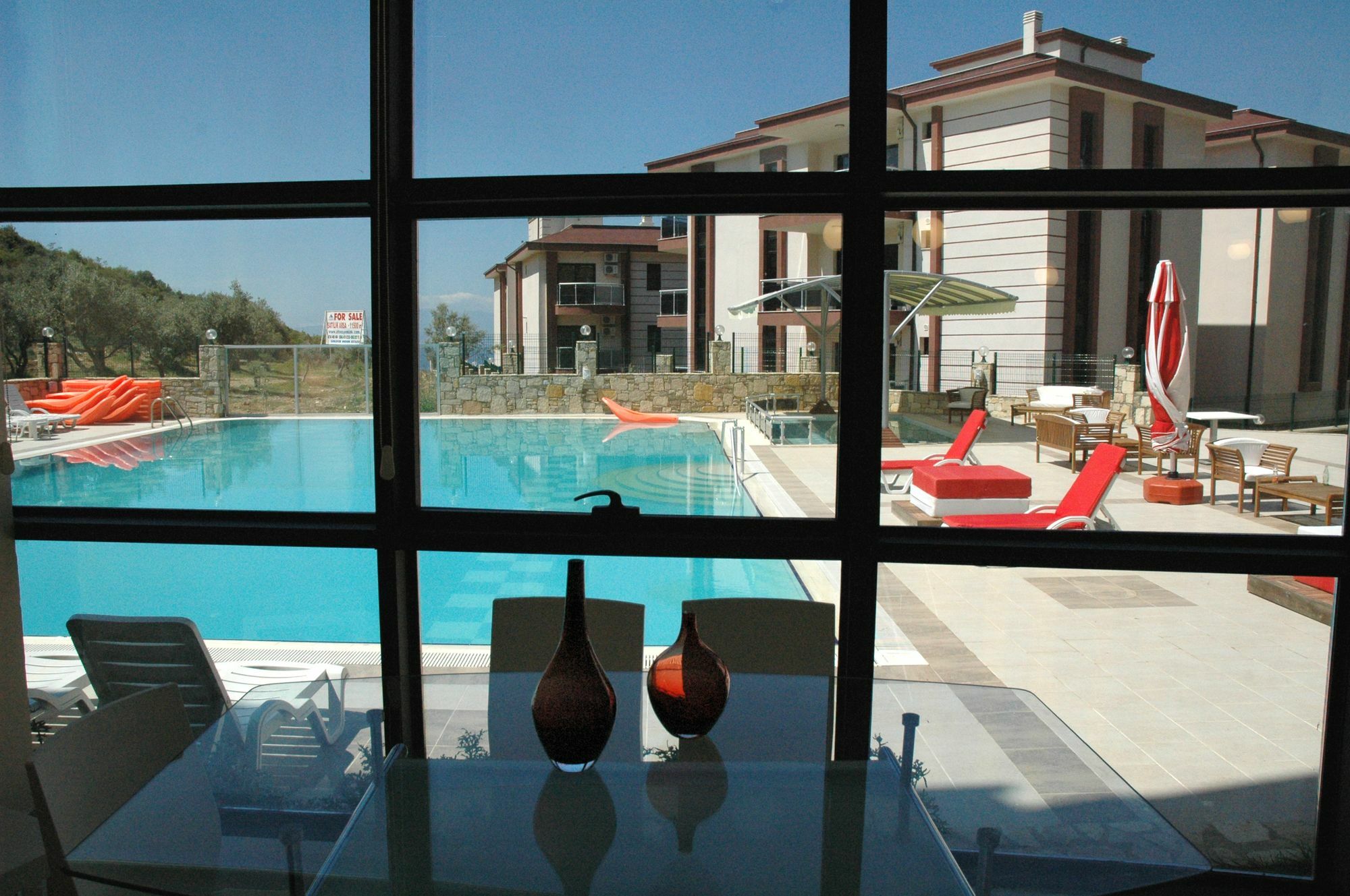 Whispering Sands Aparthotel 3*