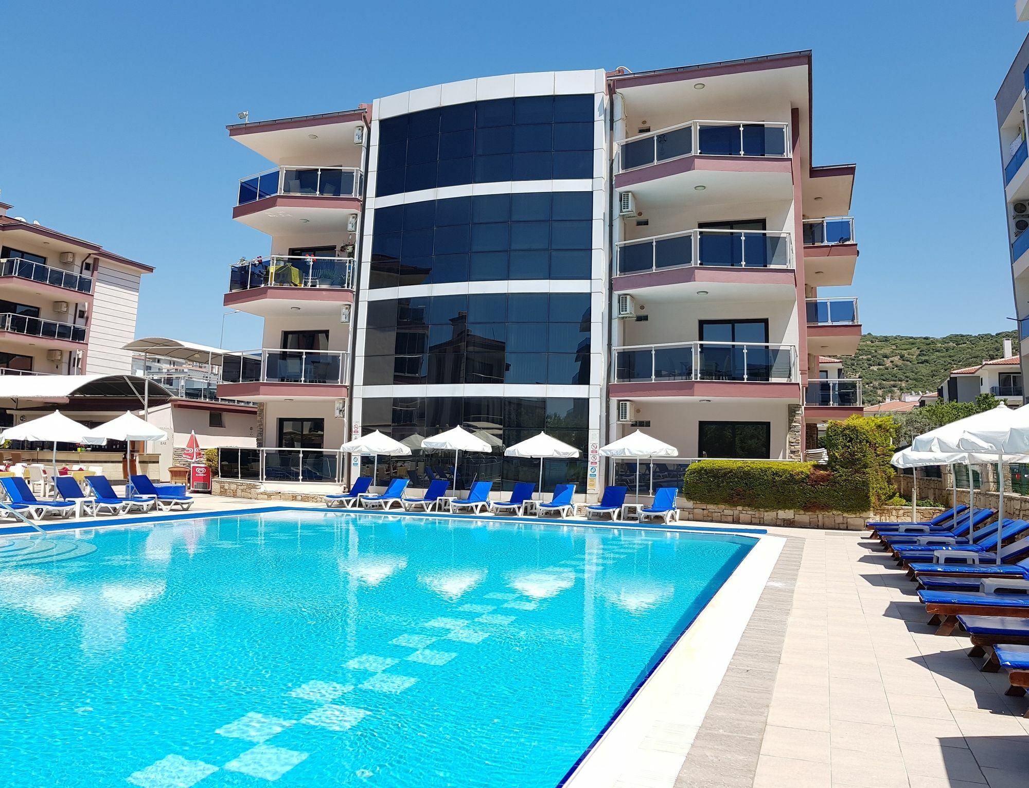 Whispering Sands Aparthotel