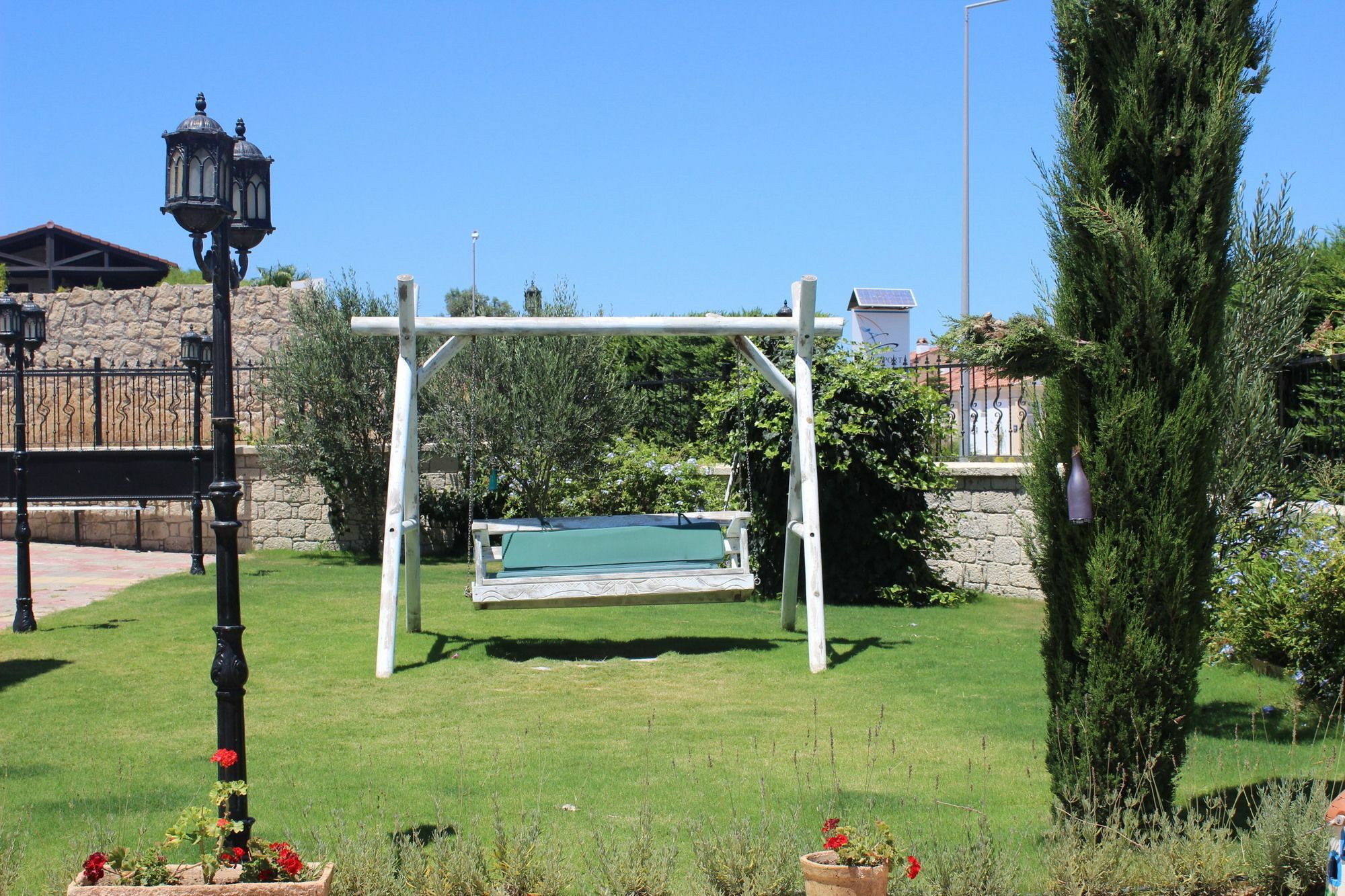 Marina Palace Inn 2*