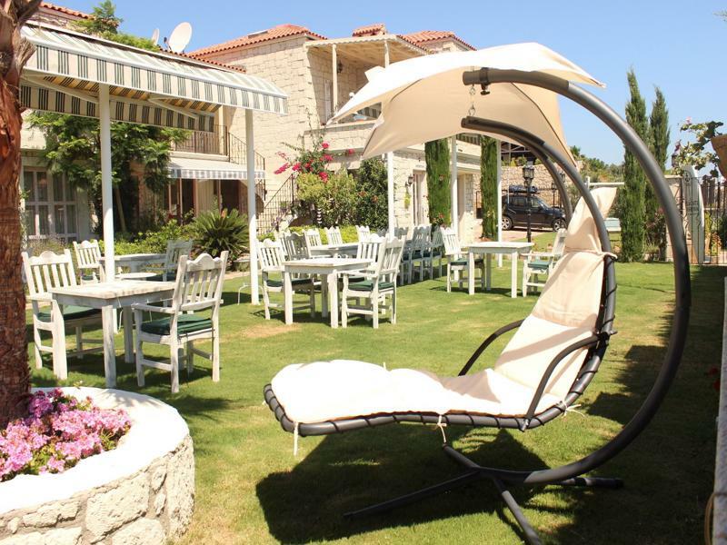 Marina Palace 2*
