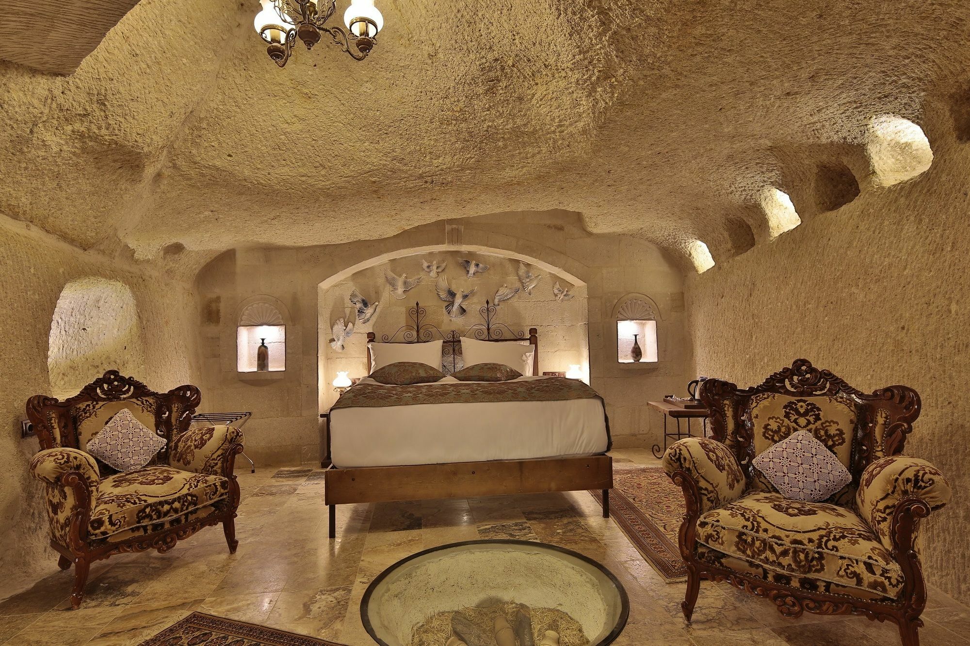 Aren Cave And Art Gallery Hotel 2*