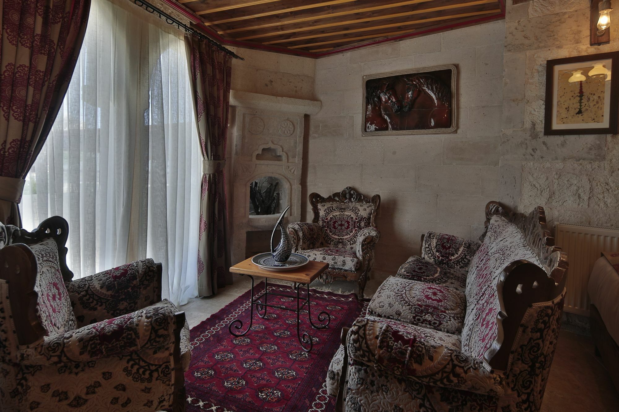 Aren Cave And Art Gallery Hotel 2*