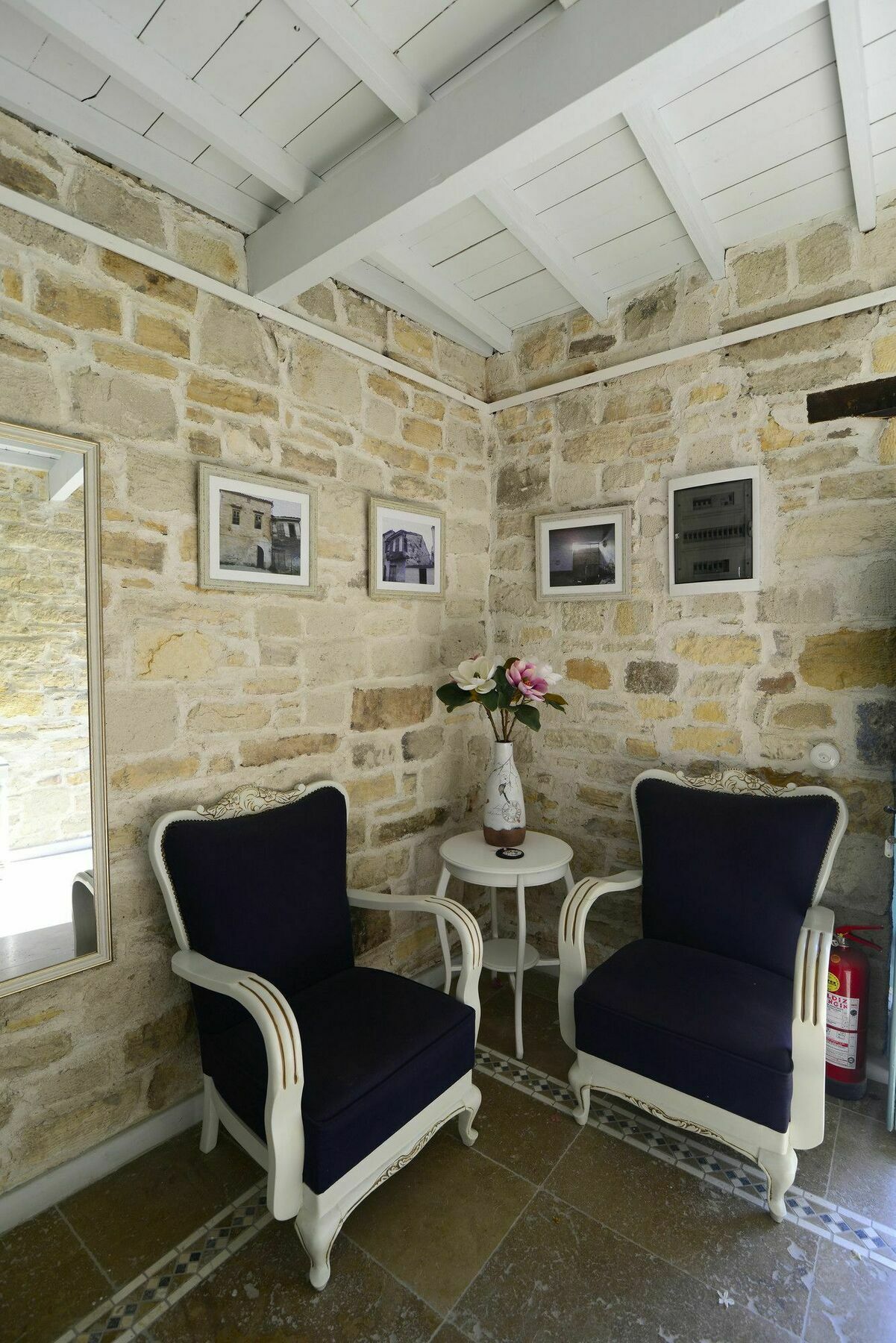 Eski Tas Hotel