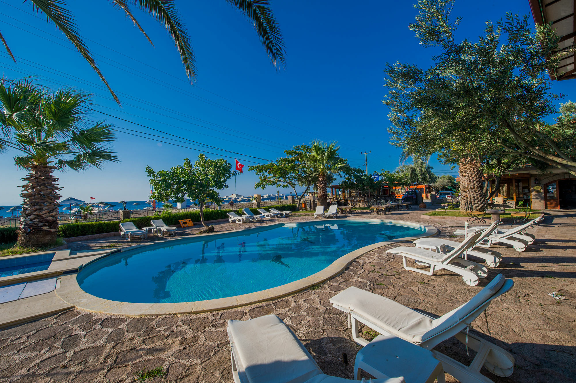 Eden Hotel