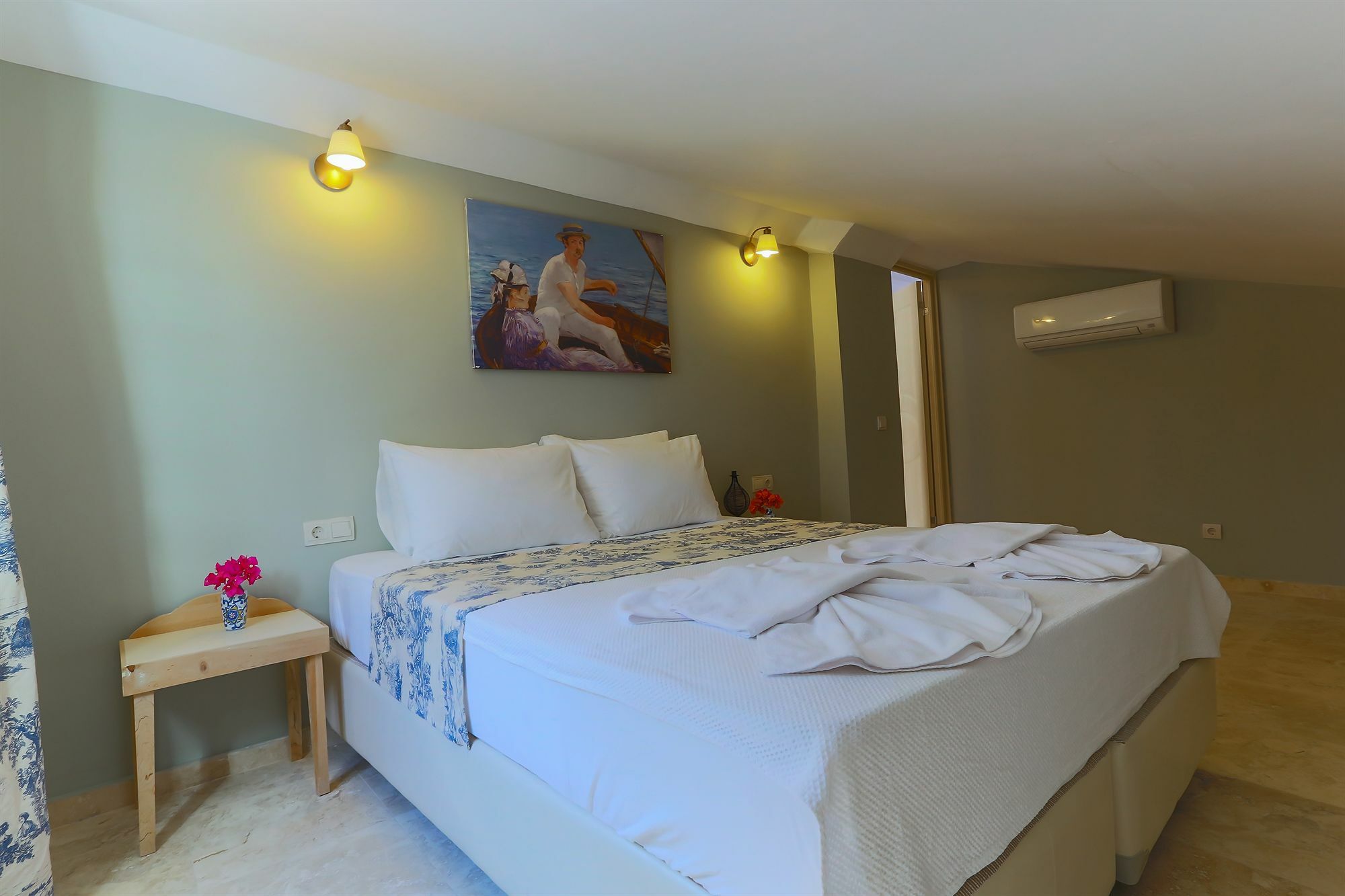 Saylam Hotel