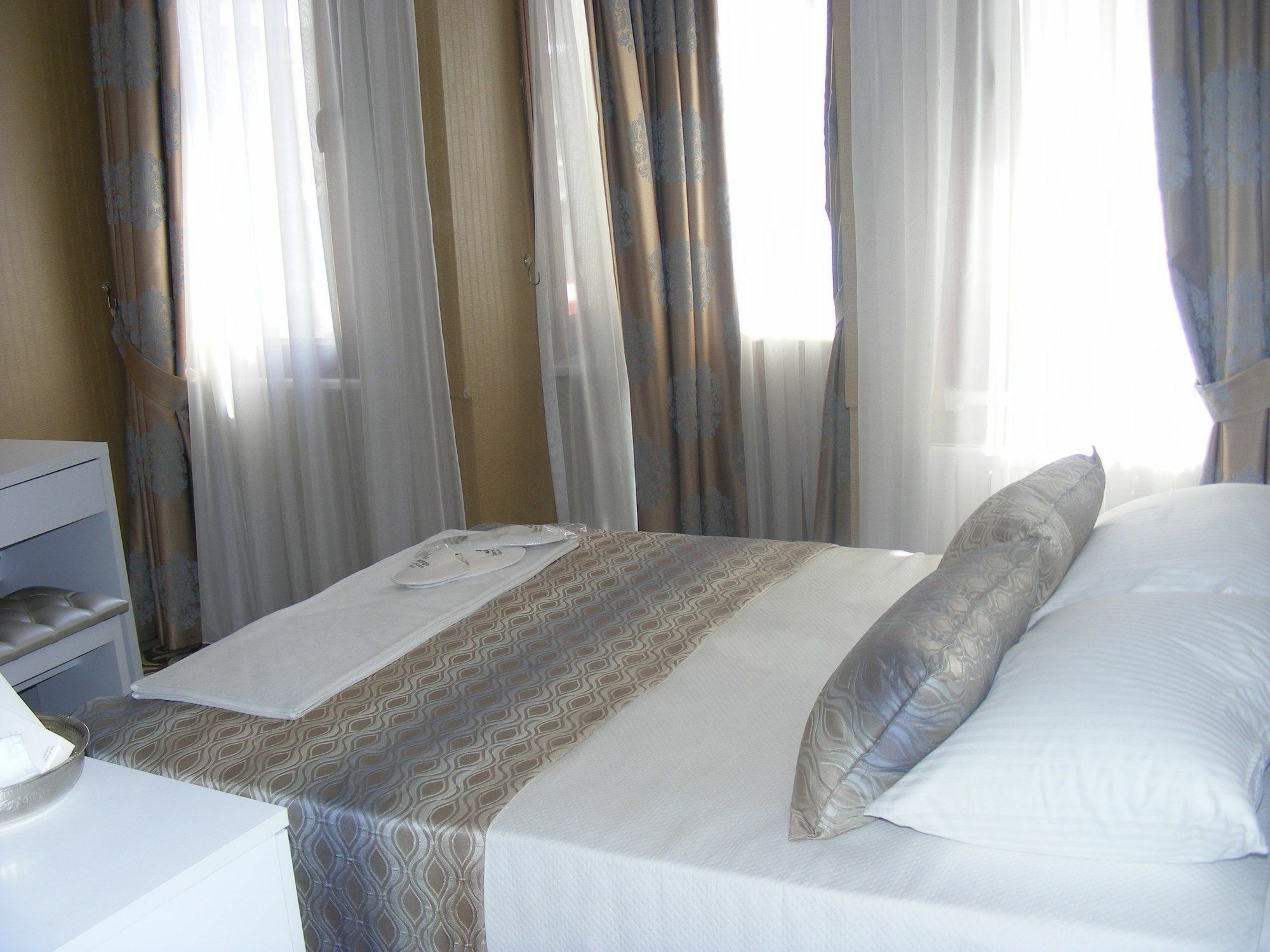 Rosalie Palace Hotel