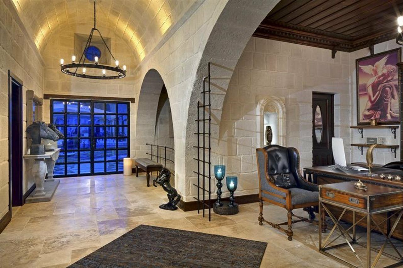 Hotel Seraphim Cave &