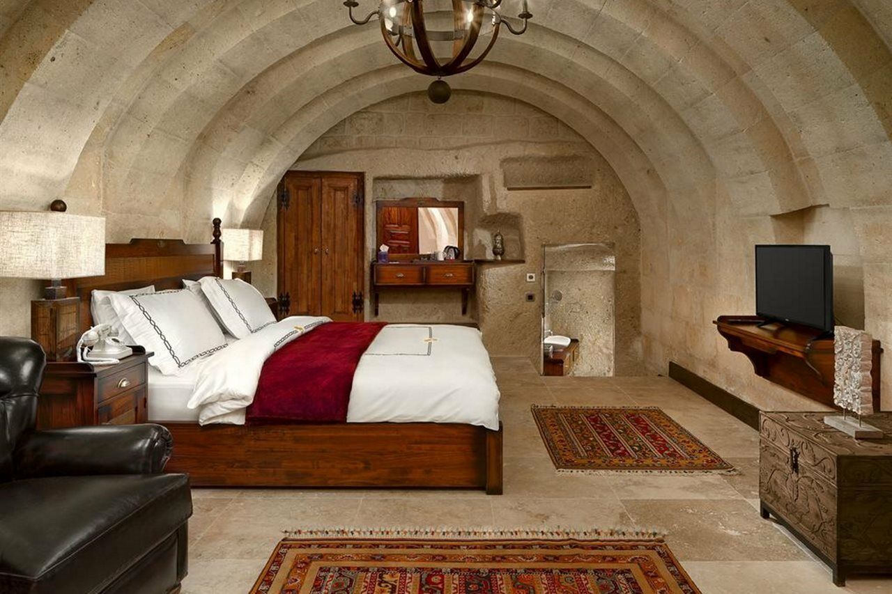 Seraphim Cave & Hotel 5*