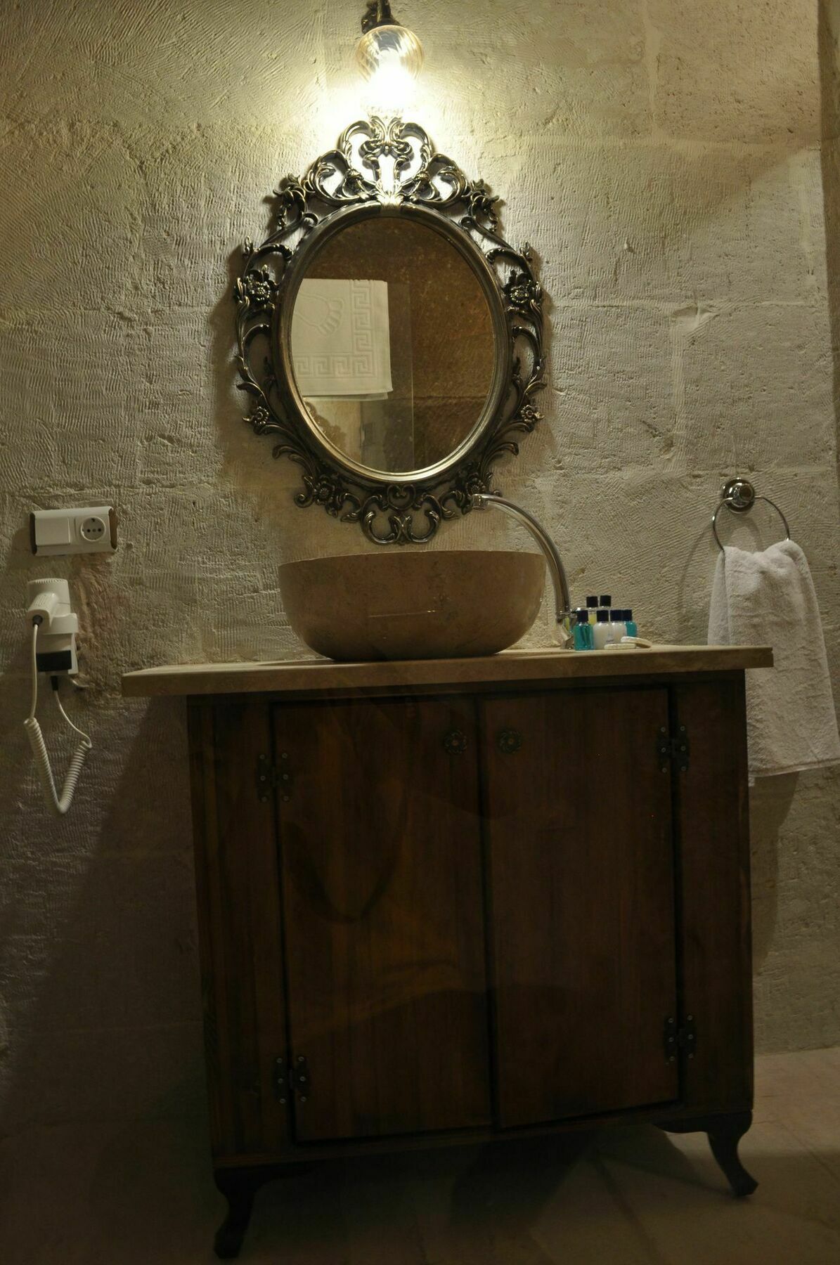 Salkim Cave House Hotel 2*